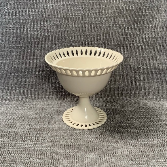I. Godinger Co. Compote Pedestal Bowl White Porcelain Lace Cut Out Rim - Picture 5 of 15